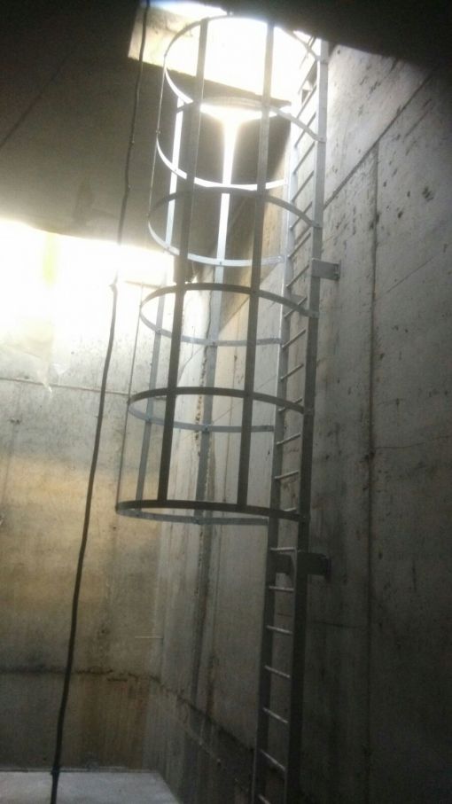 emniyet şeritli gemici merdiveni